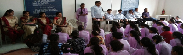 रक्षाबंधन पर छात्राओं ने लिया संकल्प कि वे अपने सास-श्वसुर को कभी वृद्धाश्रम नहीं जानें देंगी