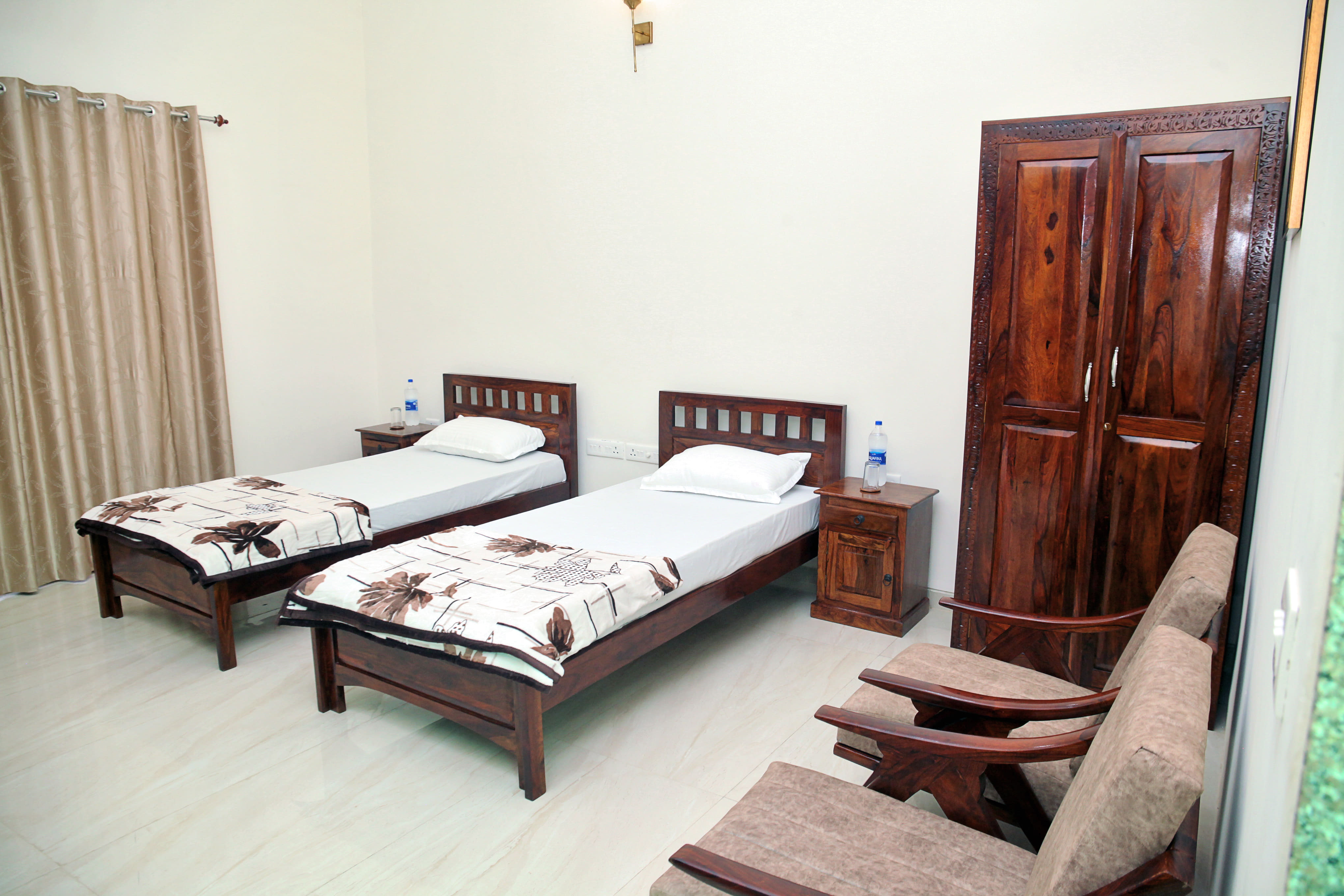 Guest House — Hall